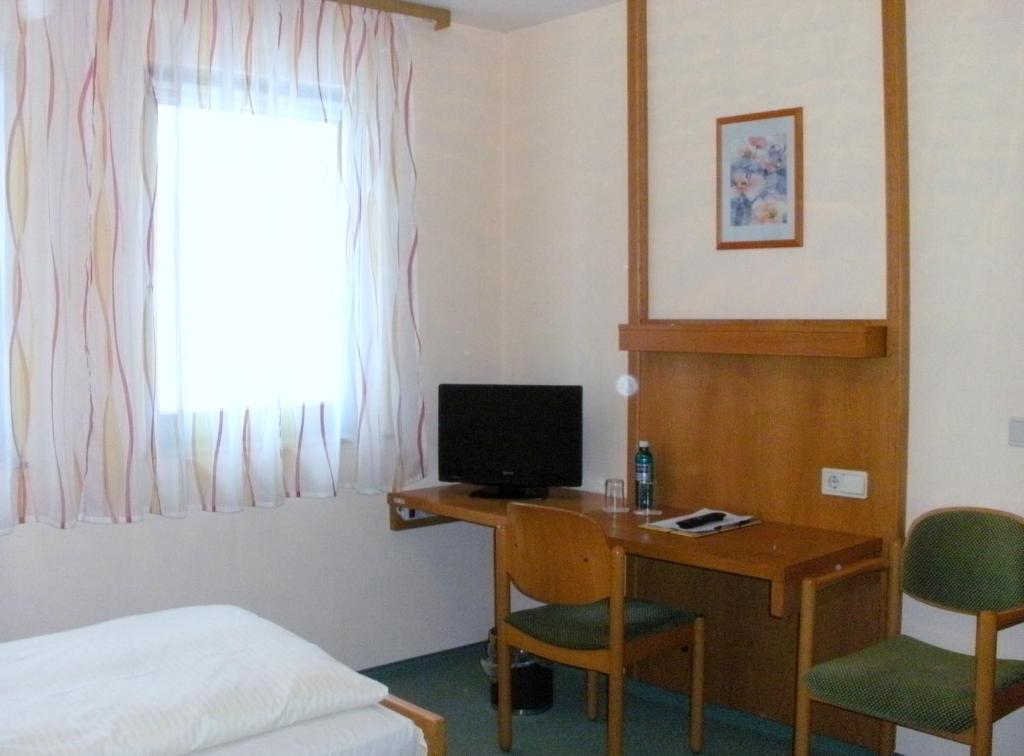 Gasthof Landhotel Gruner Baum Cadolzburg Room photo