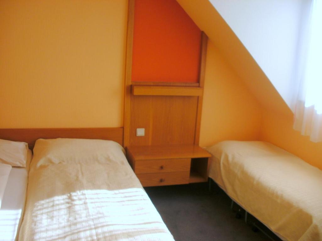 Gasthof Landhotel Gruner Baum Cadolzburg Room photo