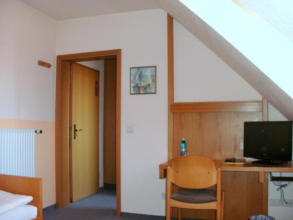 Gasthof Landhotel Gruner Baum Cadolzburg Room photo