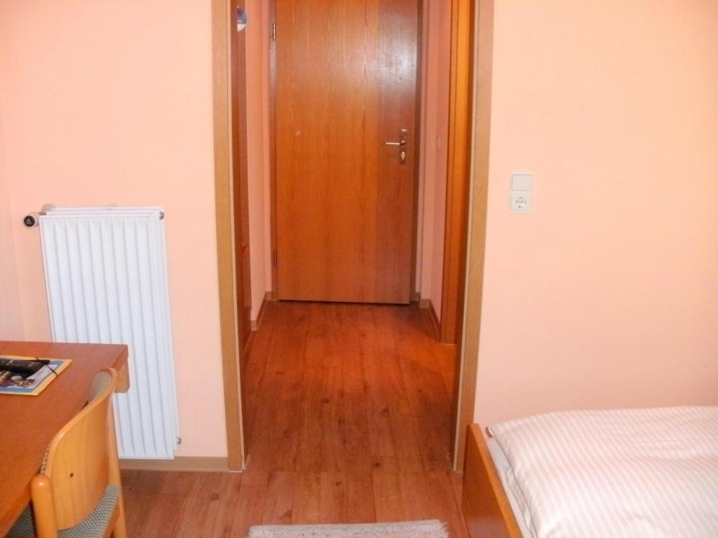 Gasthof Landhotel Gruner Baum Cadolzburg Room photo