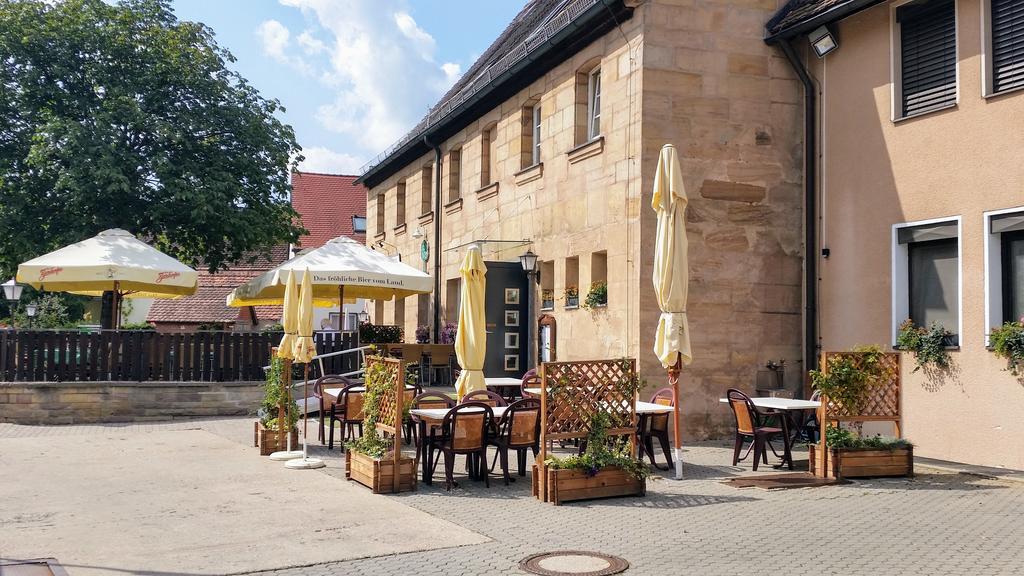 Gasthof Landhotel Gruner Baum Cadolzburg Exterior photo