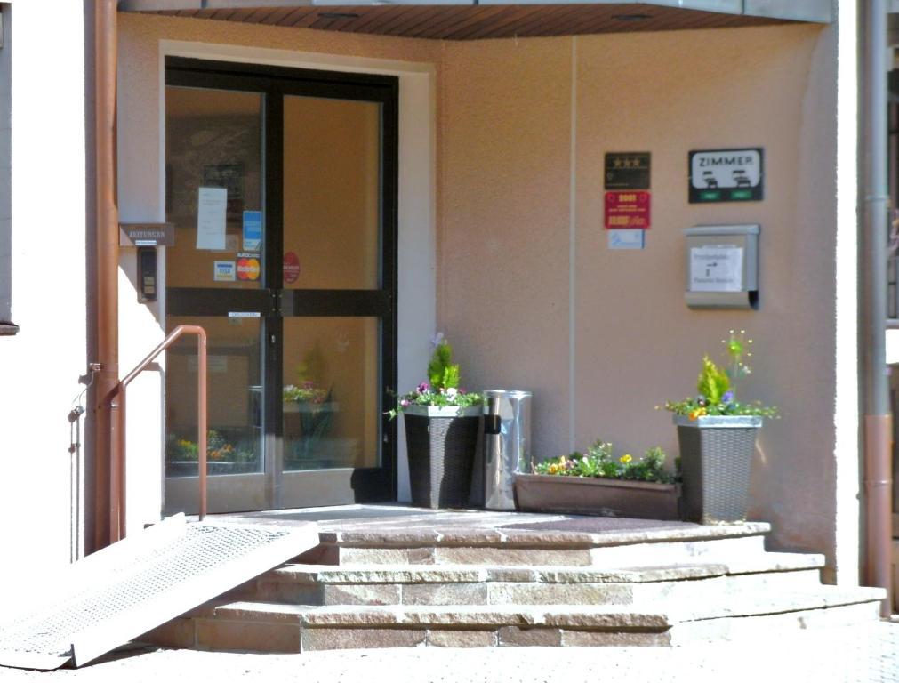 Gasthof Landhotel Gruner Baum Cadolzburg Exterior photo