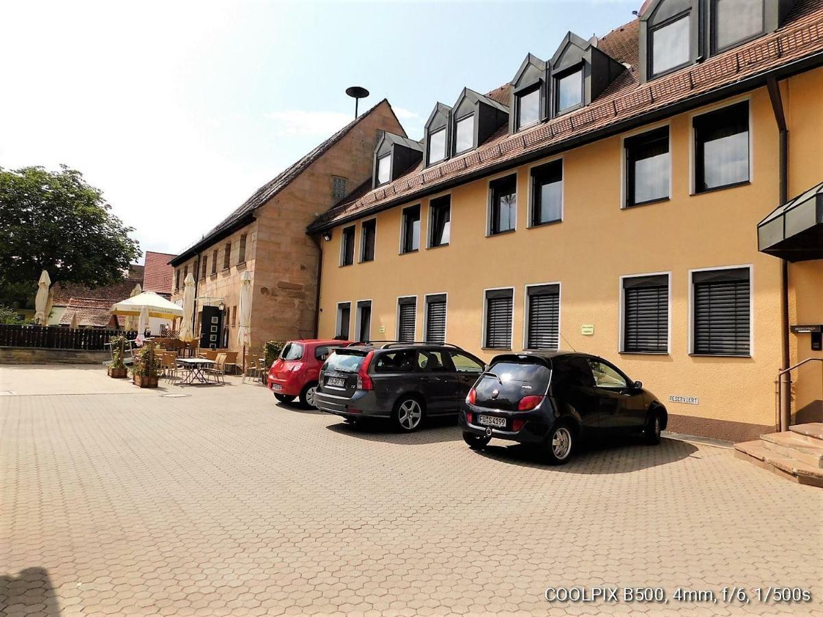 Gasthof Landhotel Gruner Baum Cadolzburg Exterior photo