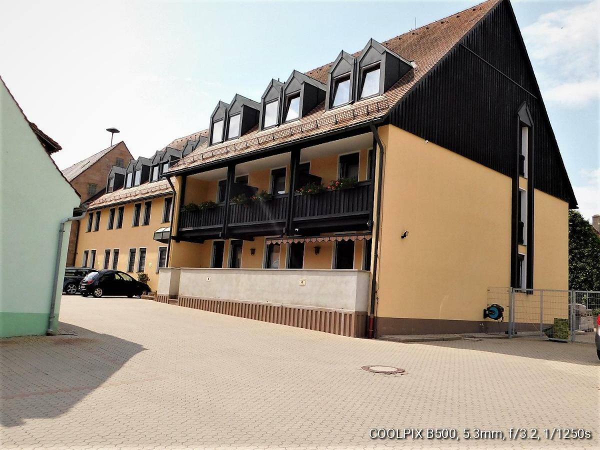 Gasthof Landhotel Gruner Baum Cadolzburg Exterior photo
